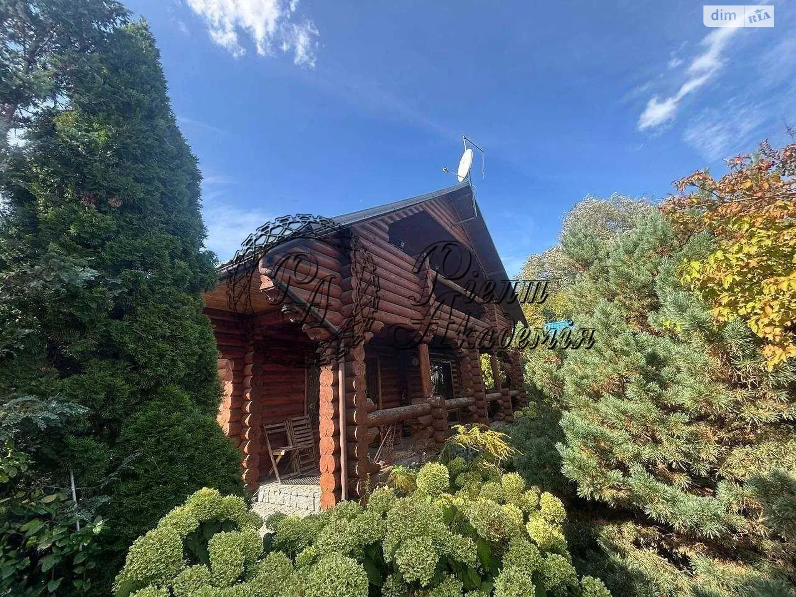 Сдается в аренду дом на 2 этажа 200 кв. м с бассейном, цена: 1600 € - фото 1