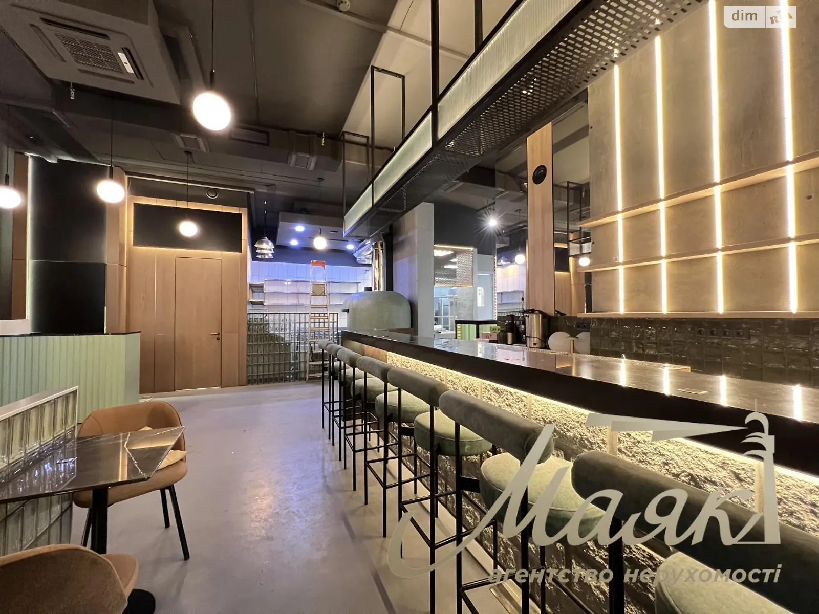 Сдается в аренду офис 140 кв. м в бизнес-центре, цена: 4900 $ - фото 1