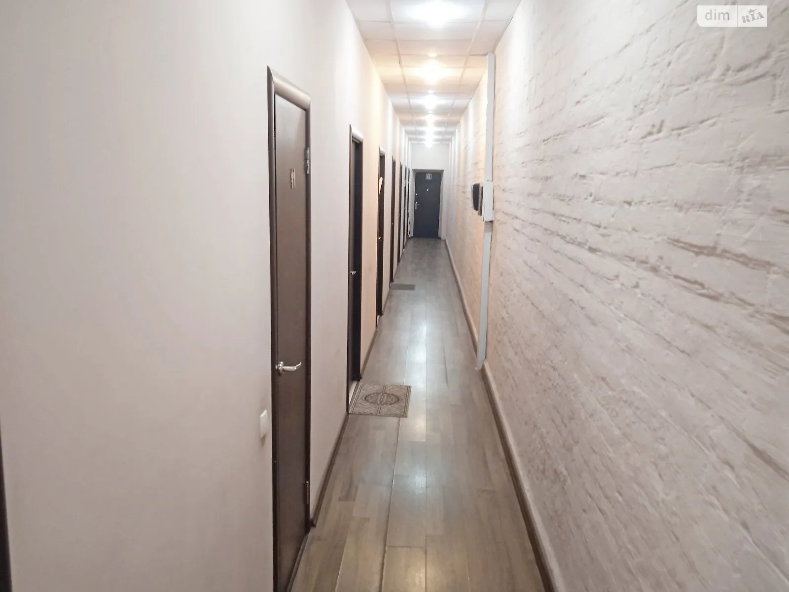 Сдается в аренду офис 23.2 кв. м в бизнес-центре, цена: 9320 грн - фото 1