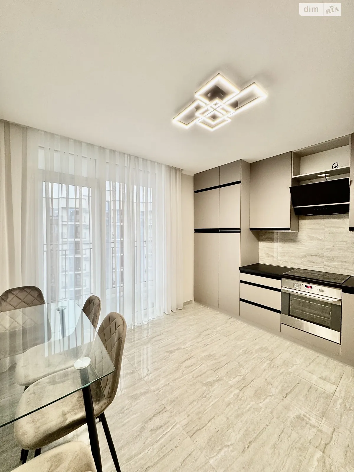 Сдается в аренду 1-комнатная квартира 42 кв. м в Ивано-Франковске, ул. Юліана Пелеша(Крайковского) - фото 1