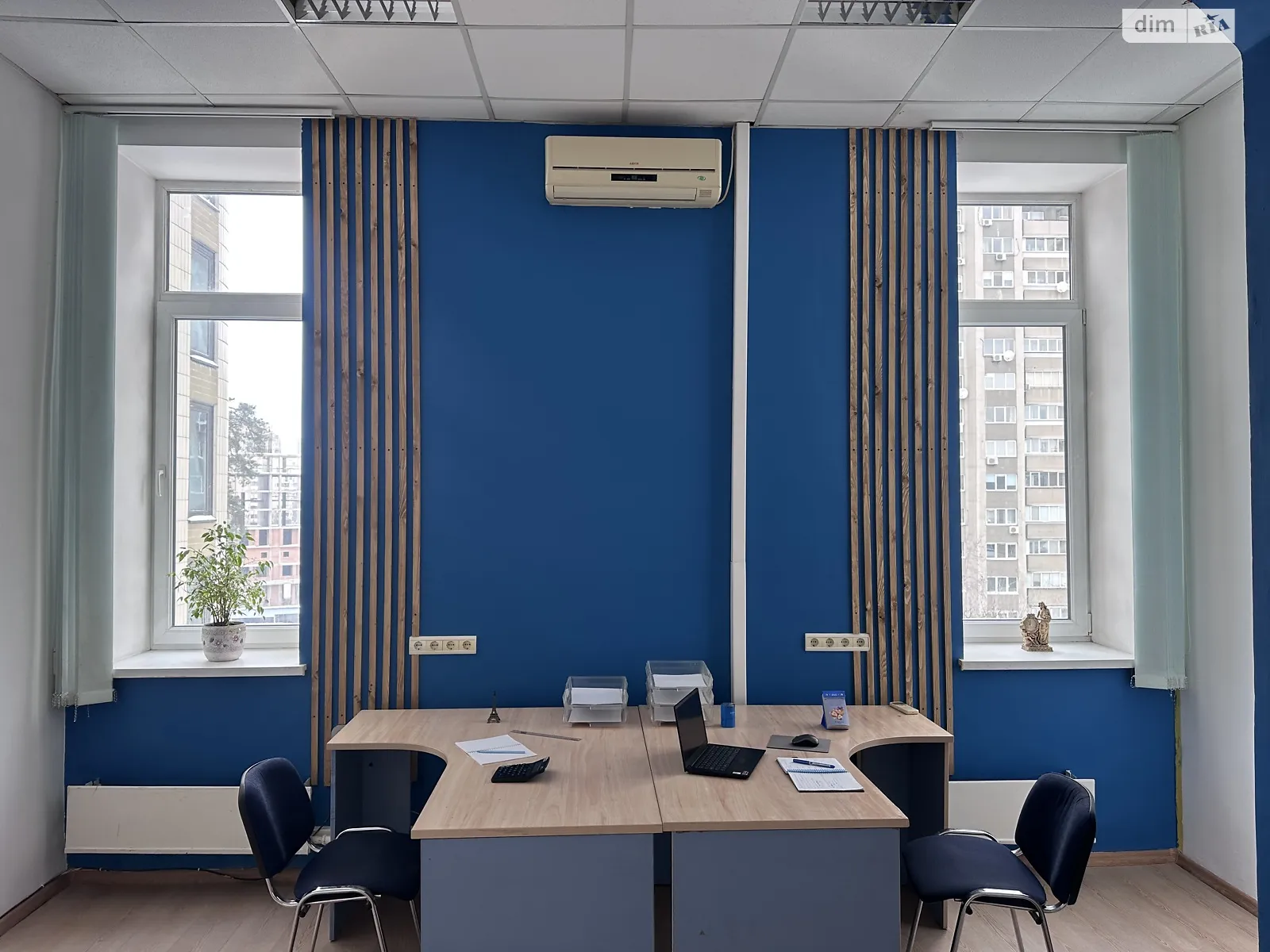 Сдается в аренду офис 28 кв. м в бизнес-центре, цена: 11500 грн - фото 1