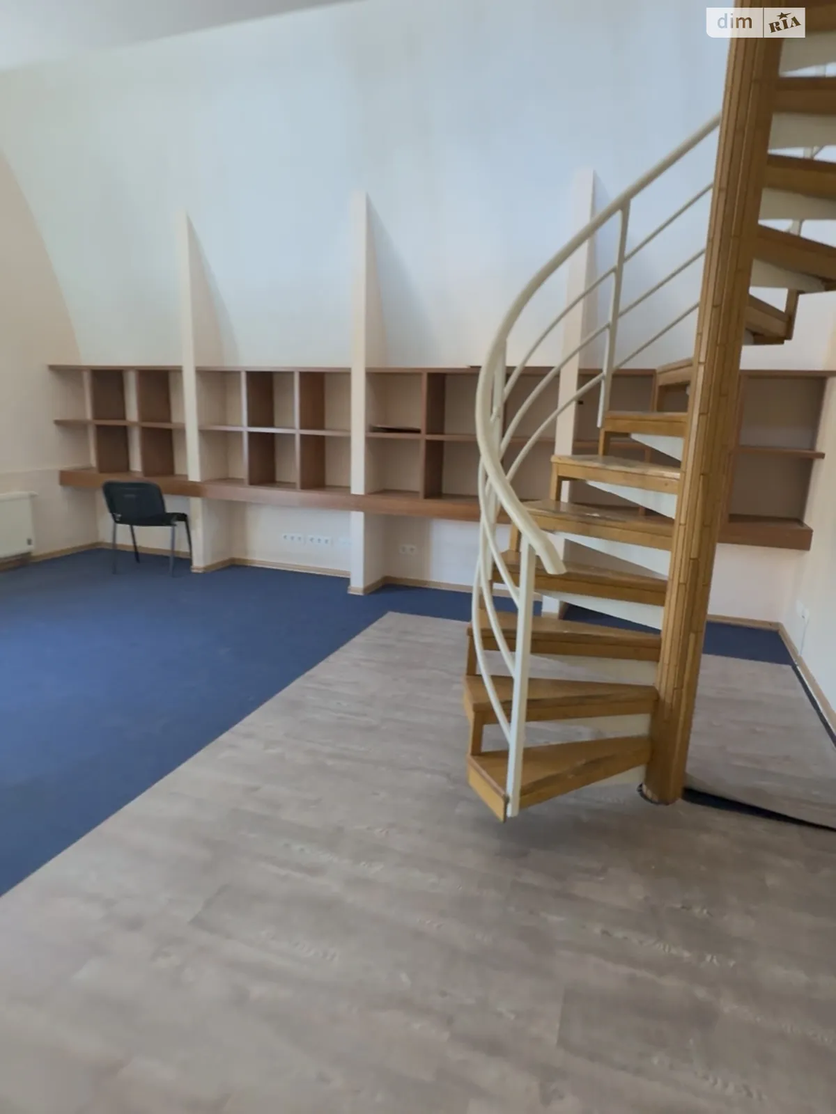 Сдается в аренду офис 253.9 кв. м в бизнес-центре, цена: 2500 $ - фото 1