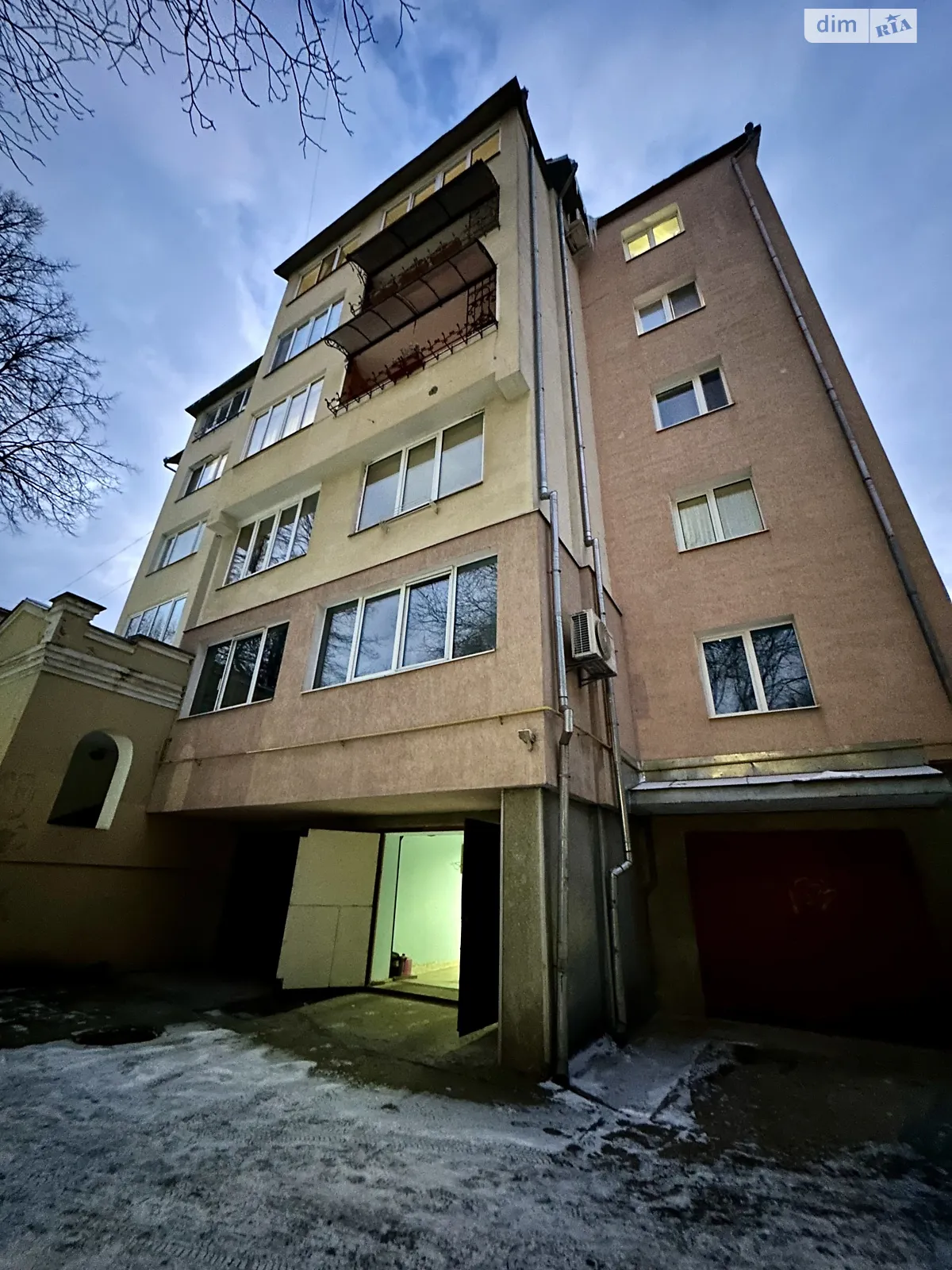 ул. Бандеры Степана, 12Б Центр Ивано-Франковск, цена: 27000 $ - фото 1