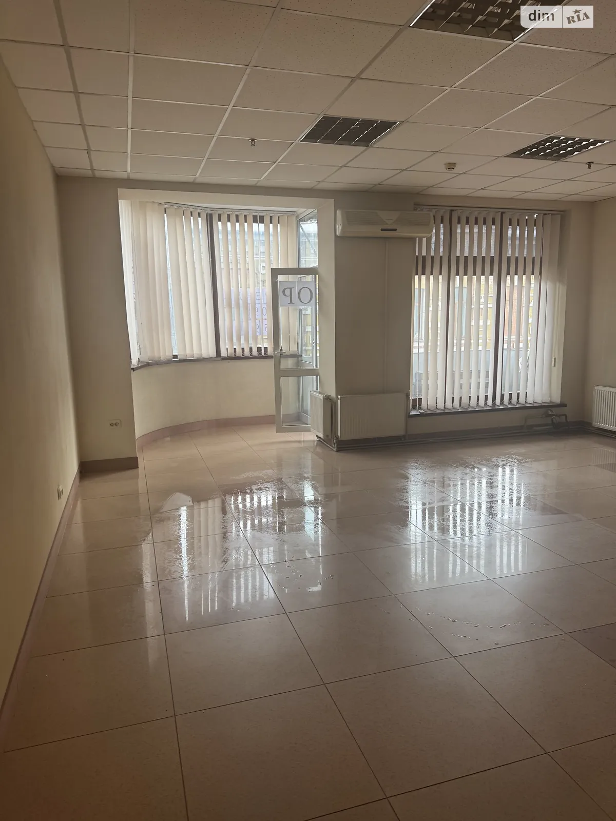 Здається в оренду приміщення вільного призначення 53 кв. м в 10-поверховій будівлі, цена: 9990 грн - фото 1