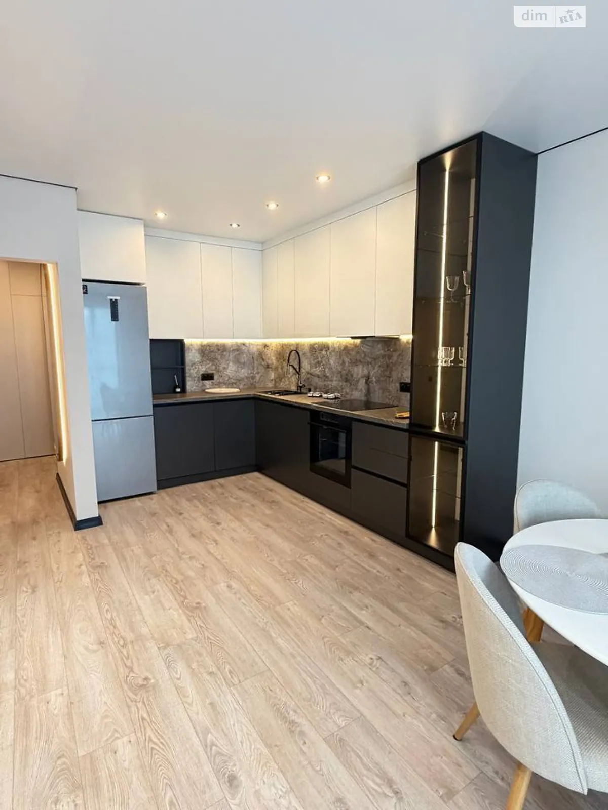 Продається 2-кімнатна квартира 63.6 кв. м у Рівному, вул. Весняна, 10 - фото 1