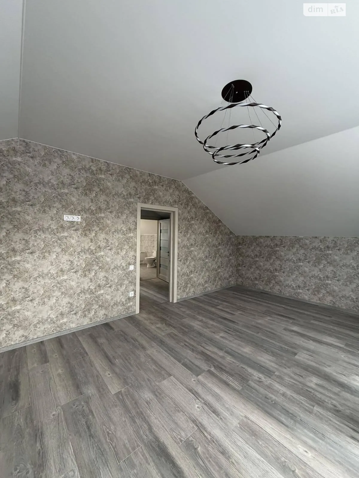 Продается дом на 2 этажа 170 кв. м с балконом, цена: 159999 $ - фото 1