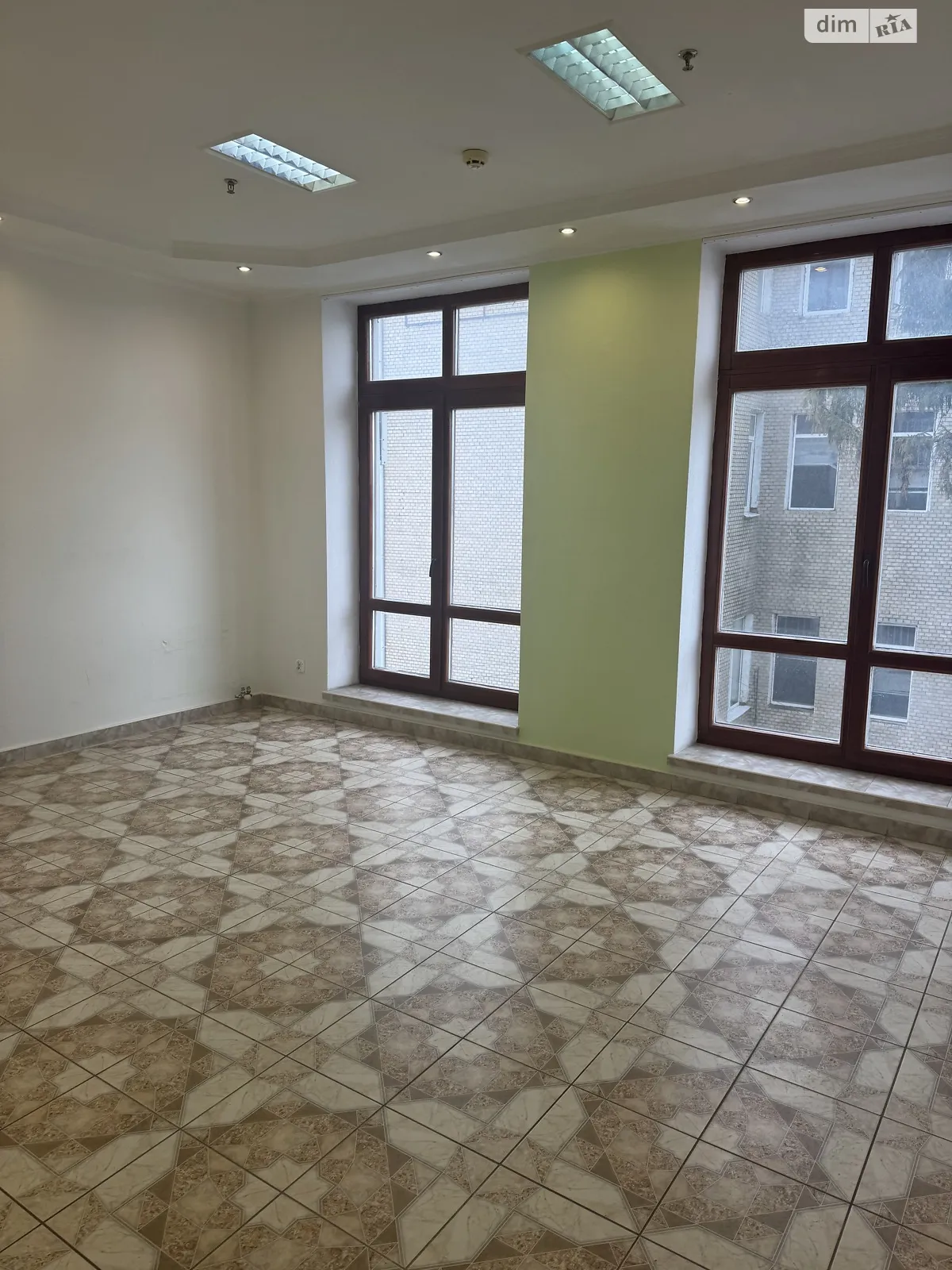 Здається в оренду приміщення вільного призначення 24 кв. м в 10-поверховій будівлі, цена: 4990 грн - фото 1