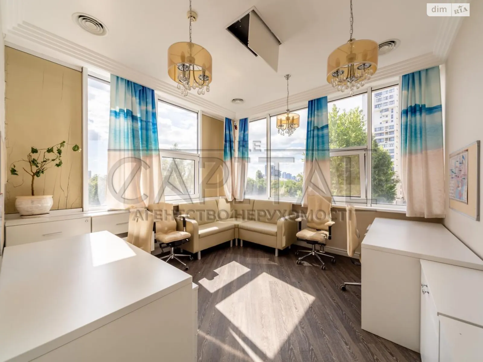 Сдается в аренду офис 245 кв. м в бизнес-центре, цена: 3000 $ - фото 1