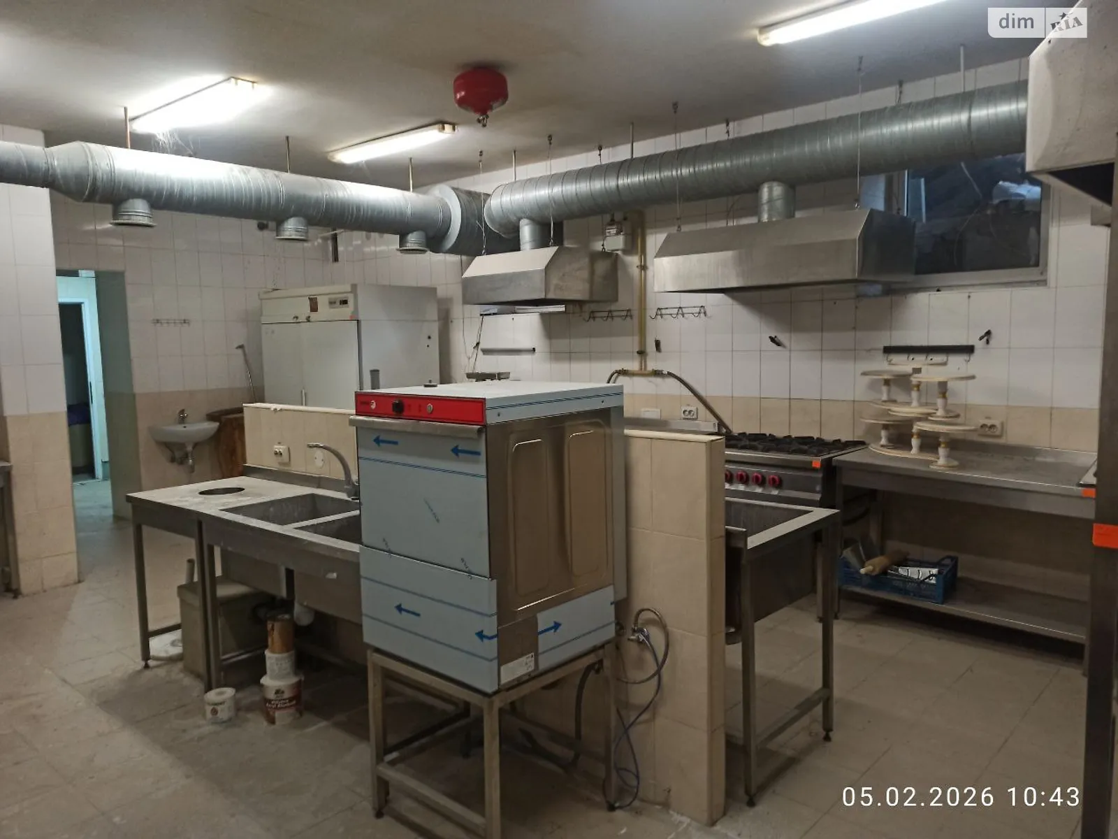 Сдается в аренду объект сферы услуг 127.1 кв. м в 5-этажном здании, цена: 1920 $ - фото 1