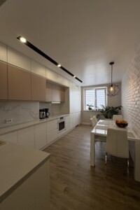 Продажа квартиры, Черновцы, р‑н. Первомайский, Русская улица, дом 237