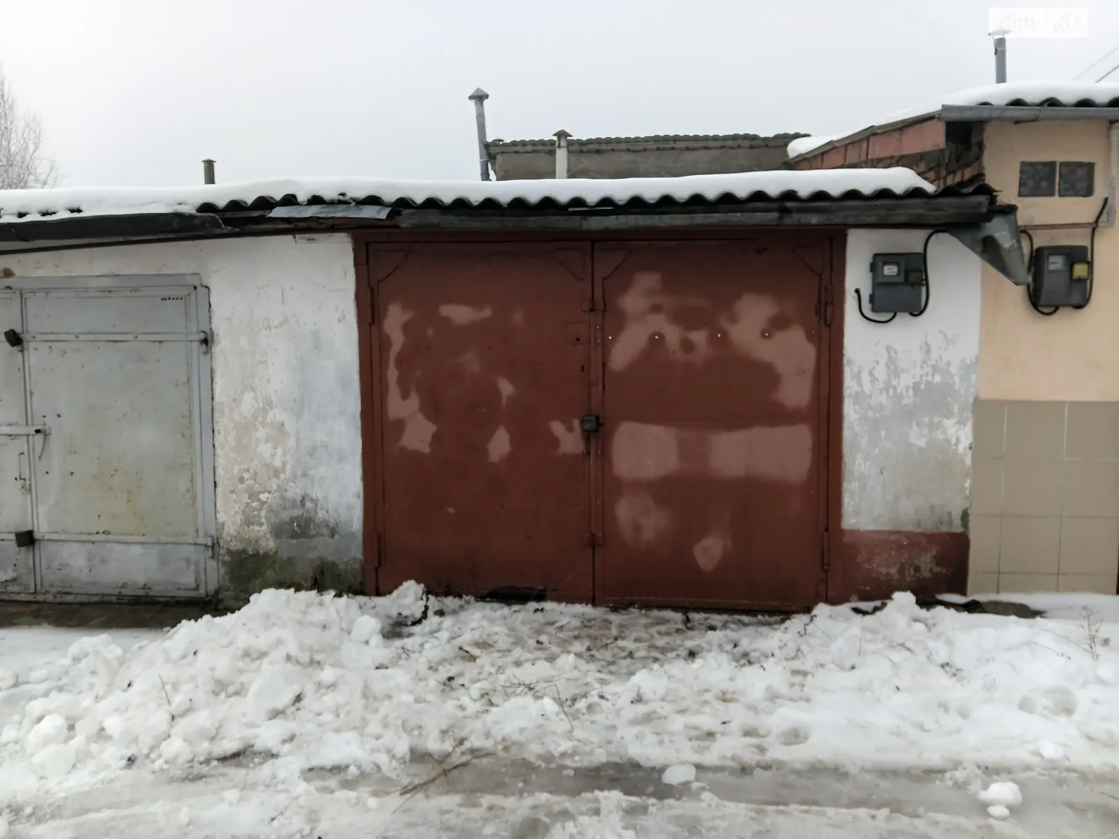 Продается место в гаражном кооперативе под легковое авто на 20 кв. м, цена: 6500 $ - фото 1