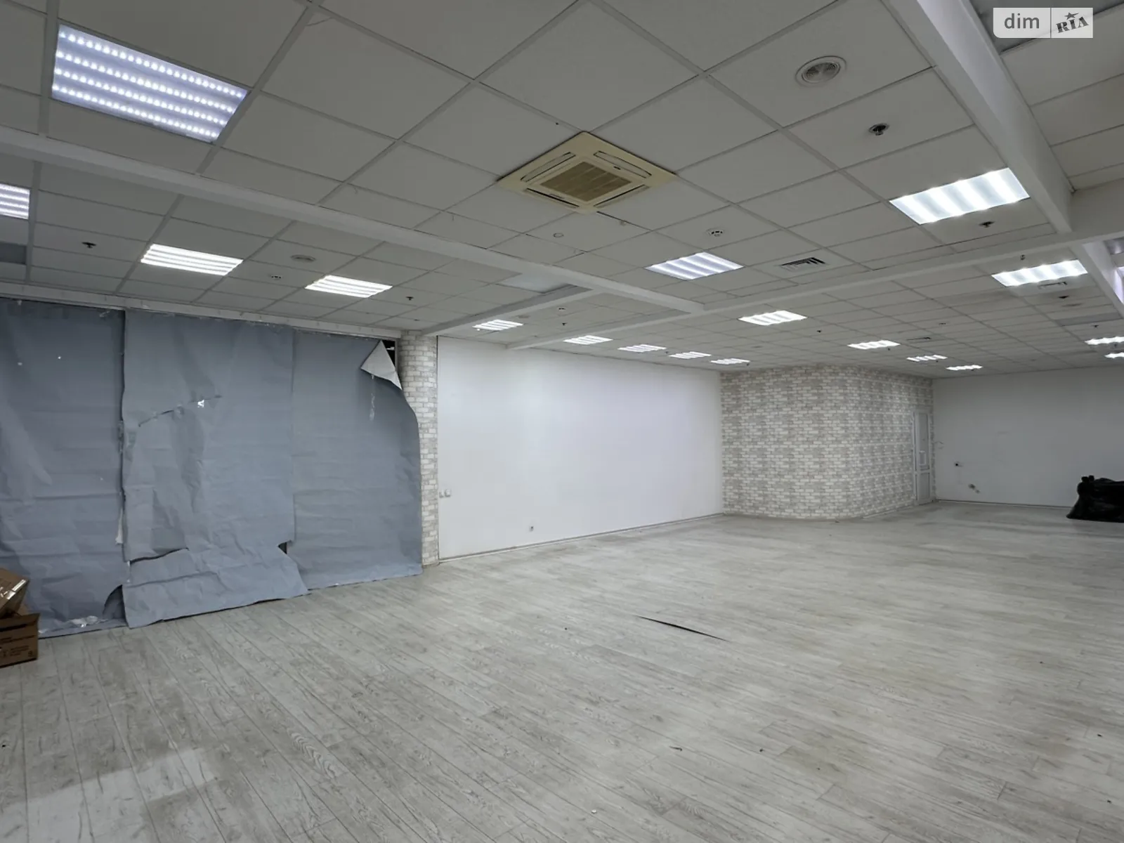 Сдается в аренду объект сферы услуг 116 кв. м в 5-этажном здании, цена: 92800 грн - фото 1