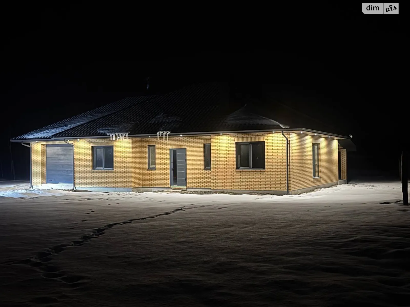 Продается одноэтажный дом 189 кв. м с верандой, цена: 200000 $ - фото 1