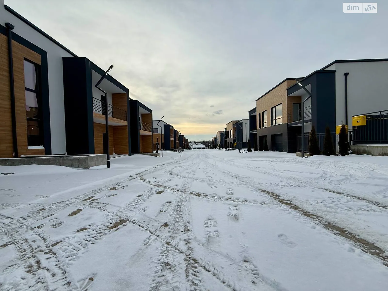 Продается дом на 2 этажа 144.62 кв. м с баней/сауной, цена: 115000 $ - фото 1