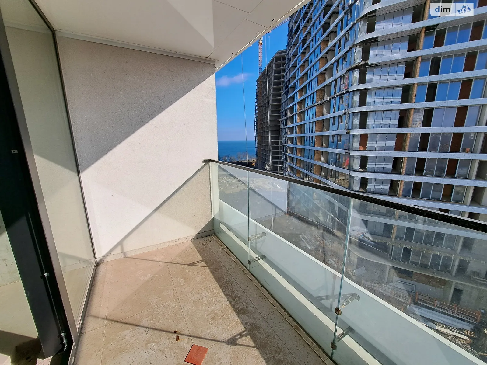 Продается 1-комнатная квартира 46 кв. м в Одессе, бул. Французский, 63 корпус 3 - фото 1