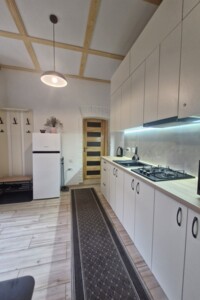 Довгострокова оренда квартири, Львів, р‑н. Підзамче, Хмельницького Богдана вулиця, буд. 135