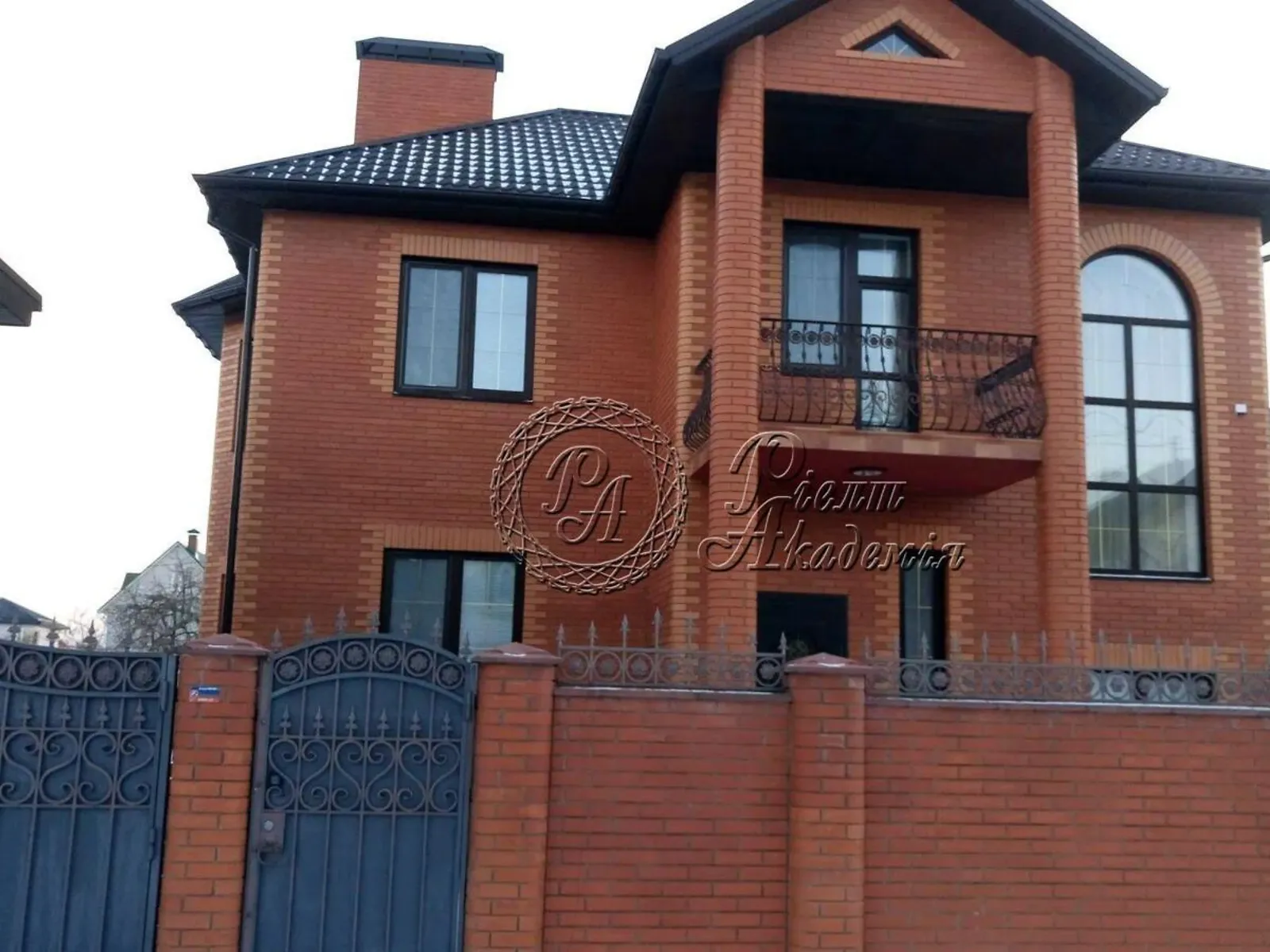 Сдается в аренду дом на 2 этажа 265 кв. м с подвалом, цена: 2000 $ - фото 1