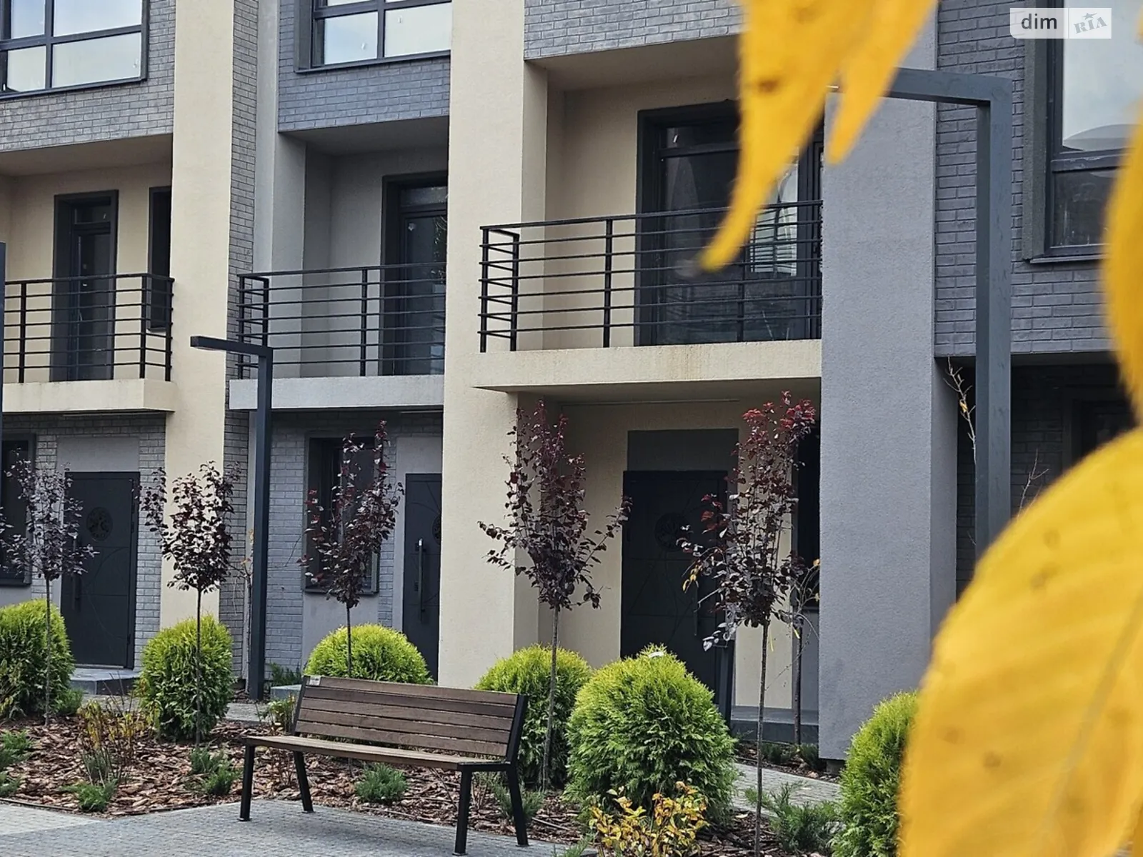 Продается дом на 3 этажа 92 кв. м с беседкой, цена: 91080 $ - фото 1