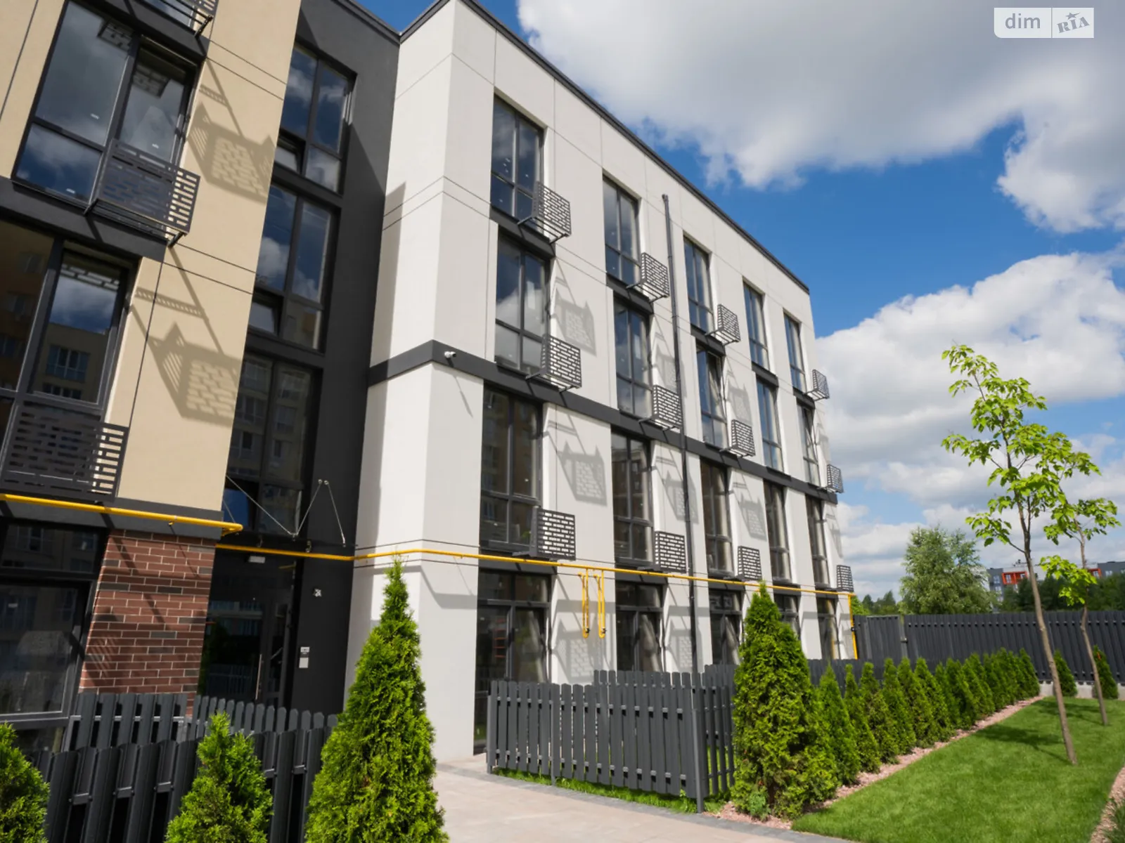 Продається об'єкт сфери послуг 38.2 кв. м в 5-поверховій будівлі, цена: 45840 $ - фото 1