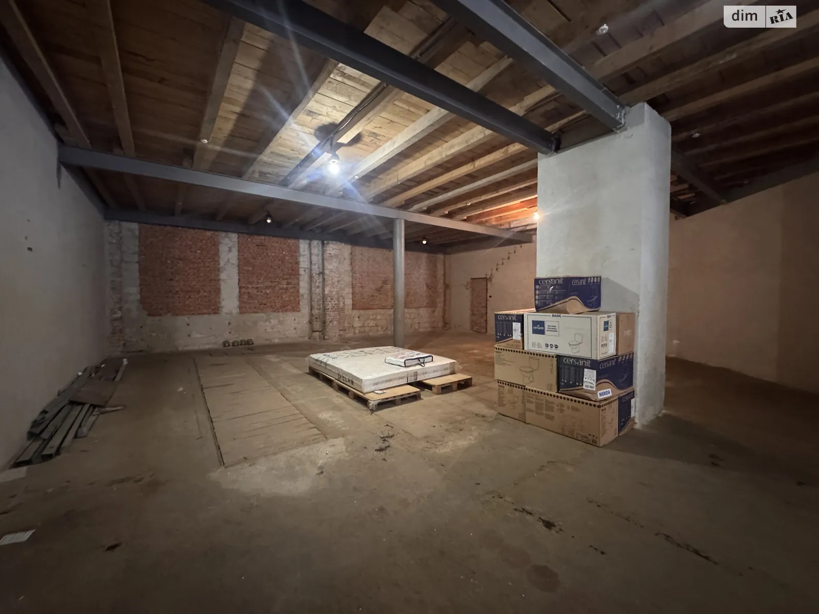 Сдается в аренду объект сферы услуг 190 кв. м в 2-этажном здании, цена: 28500 грн - фото 1