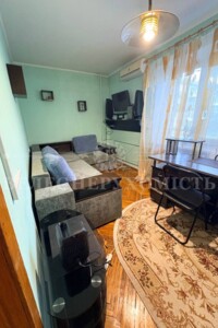 Продаж квартири, Київ, р‑н. Поділ, ст.м. Контрактова площа, Волоська вулиця, буд. 43