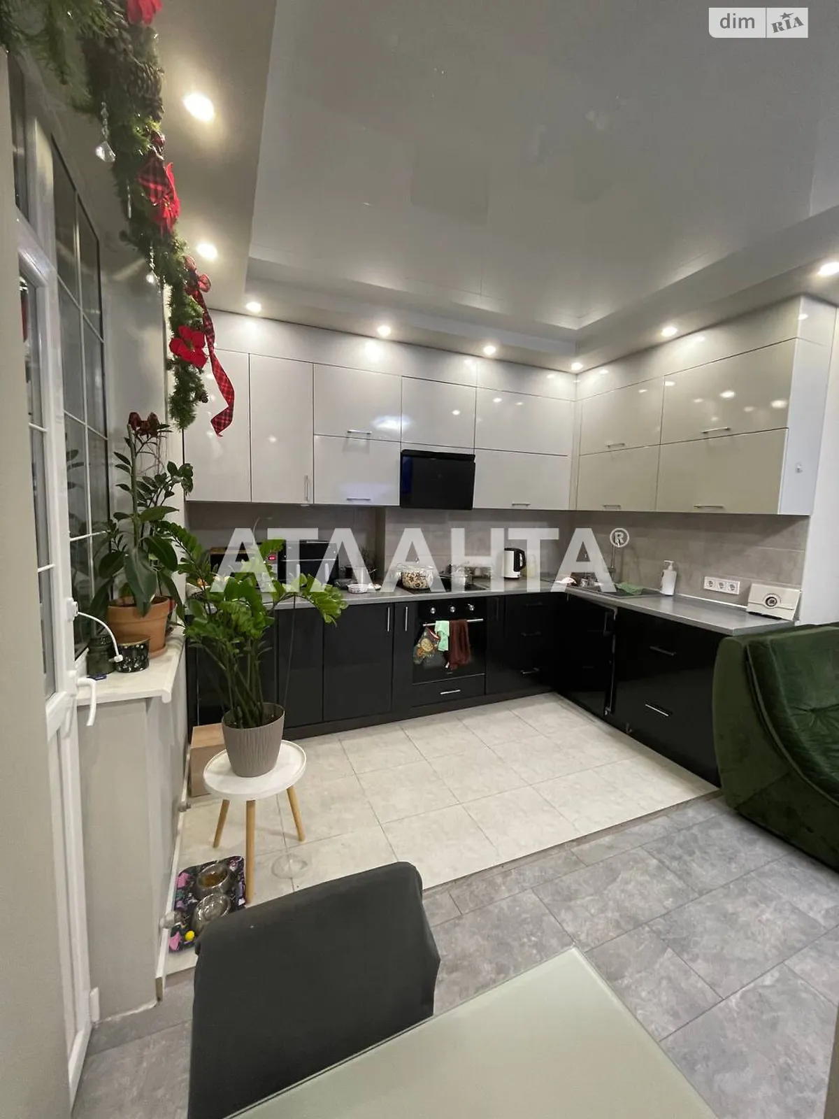 Продається 3-кімнатна квартира 90 кв. м у Одесі, мас. Радужний - фото 1