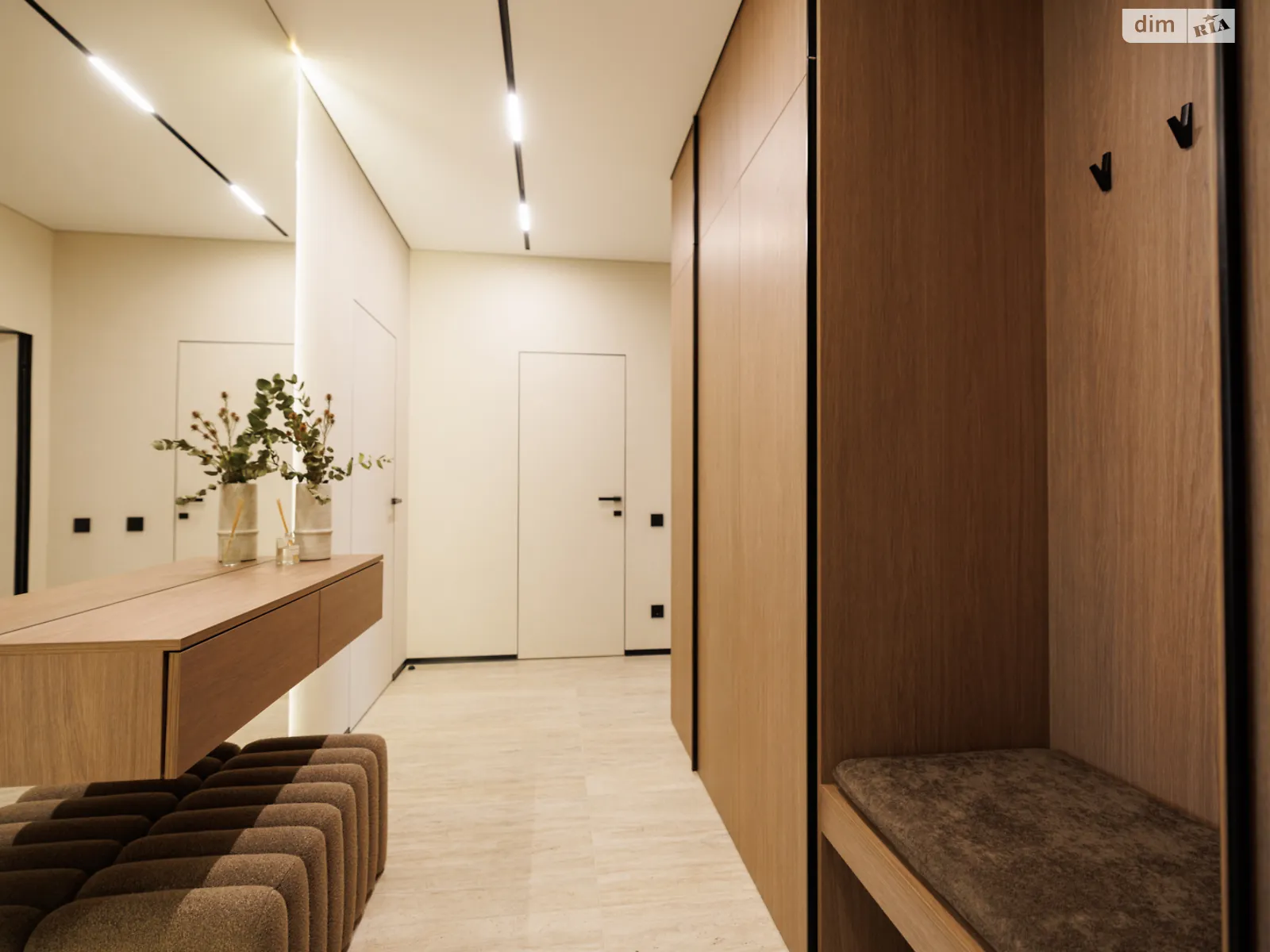 Продается 2-комнатная квартира 70.3 кв. м в Ивано-Франковске, ул. Гетьмана Ивана Мазепы - фото 1