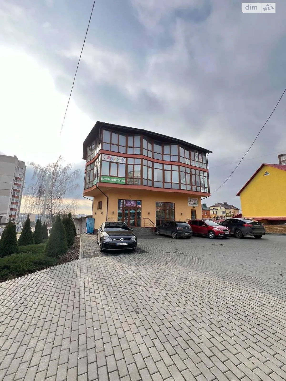 Сдается в аренду помещения свободного назначения 60.8 кв. м в 3-этажном здании, цена: 48000 грн - фото 1