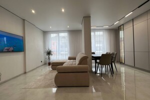 Продаж квартири, Івано-Франківськ, р‑н. Центр, Слави Стецько вулиця