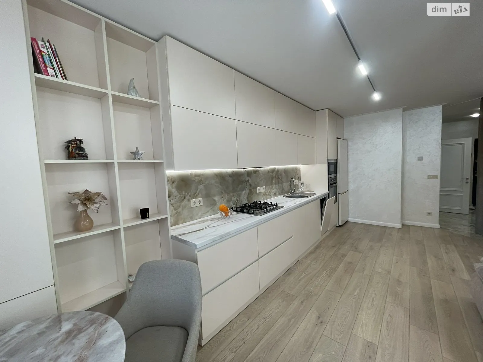 Сдается в аренду 1-комнатная квартира 42 кв. м в Ивано-Франковске, ул. Стрельцов Сечевых, 28А - фото 1