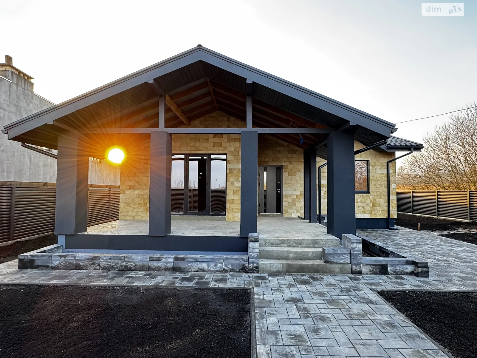 Продается одноэтажный дом 80 кв. м с участком, цена: 89000 $ - фото 1