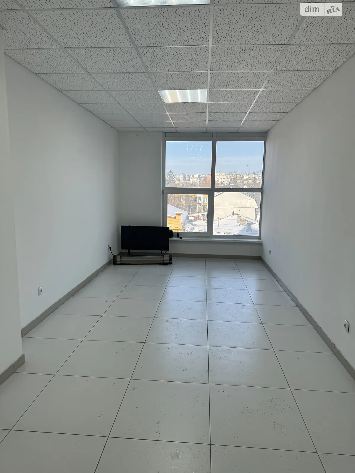 Сдается в аренду помещения свободного назначения 21 кв. м в 15-этажном здании, цена: 5990 грн - фото 1