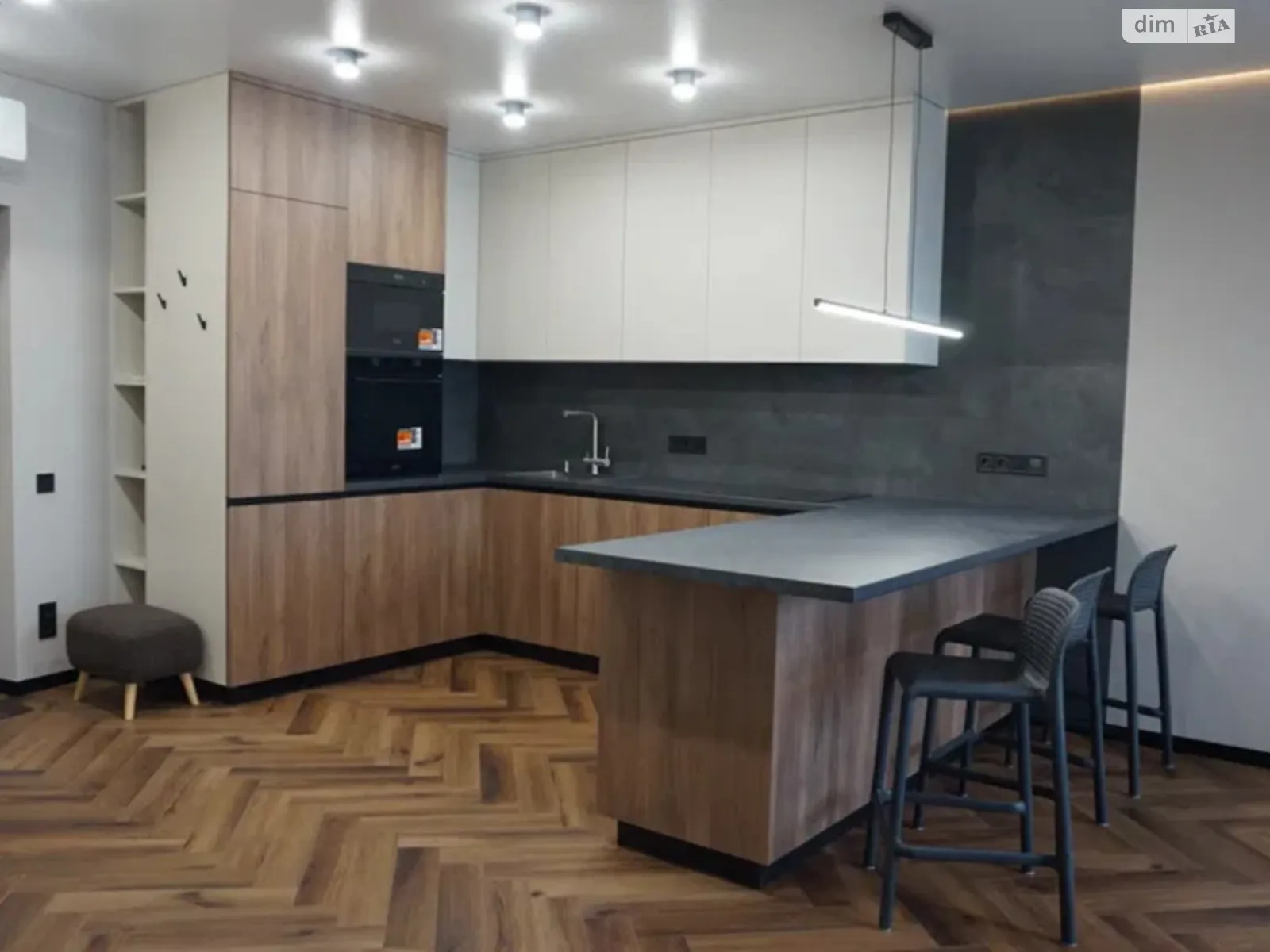 Сдается в аренду 1-комнатная квартира 48 кв. м в Киеве, ул. Причальная, 10 - фото 1