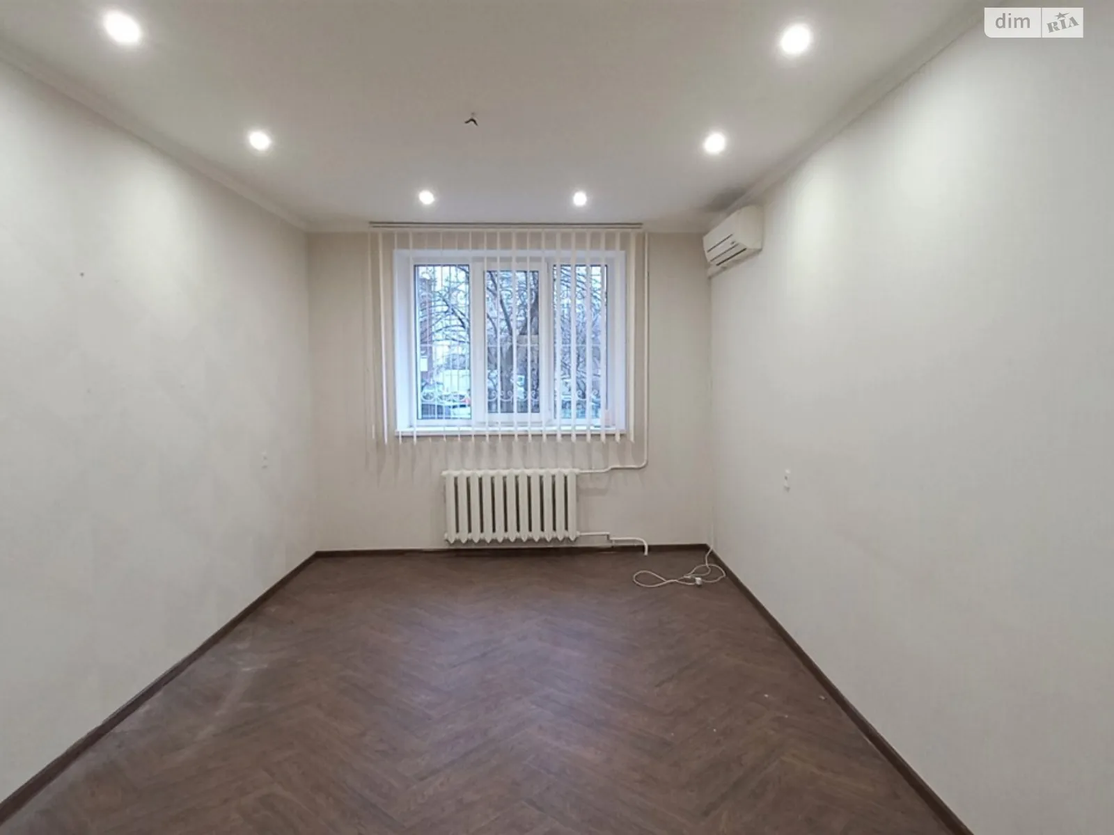 Сдается в аренду офис 70 кв. м в бизнес-центре, цена: 16000 грн - фото 1