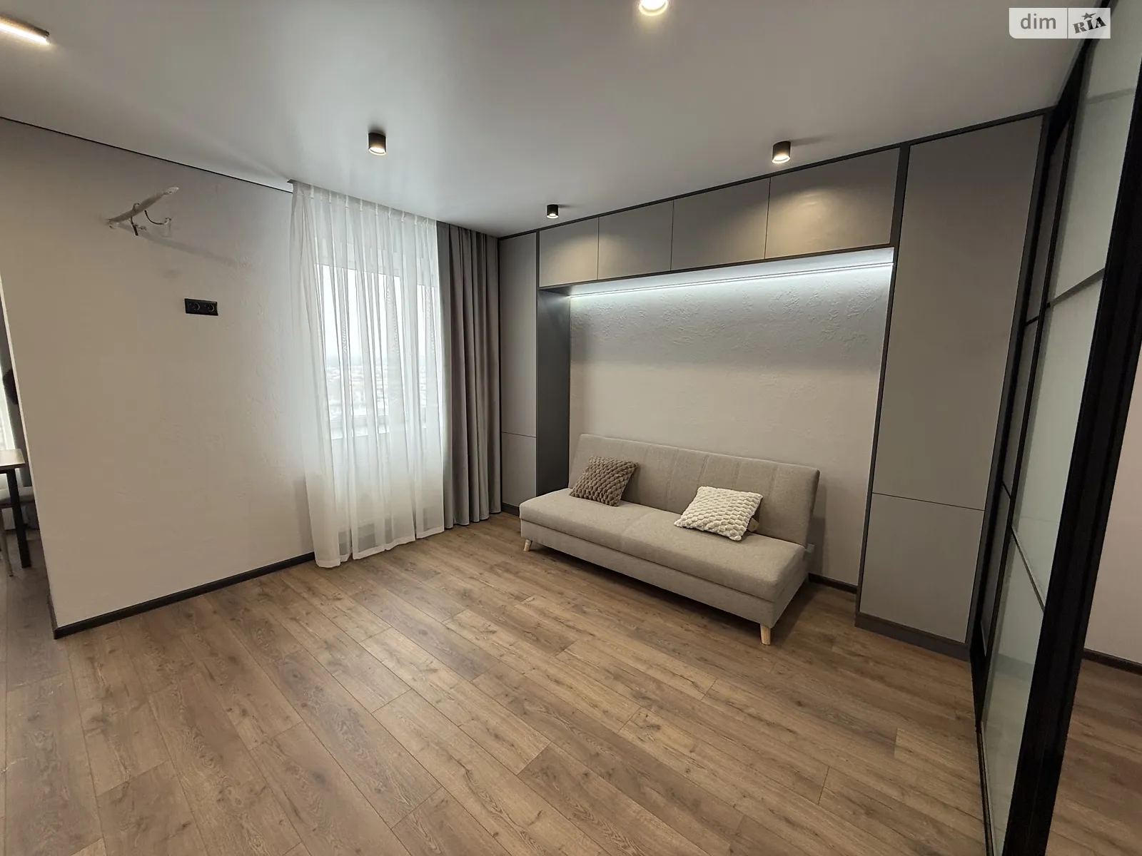 Продается 1-комнатная квартира 48 кв. м в Хмельницком, ул. Винницкая, 1/8А - фото 1