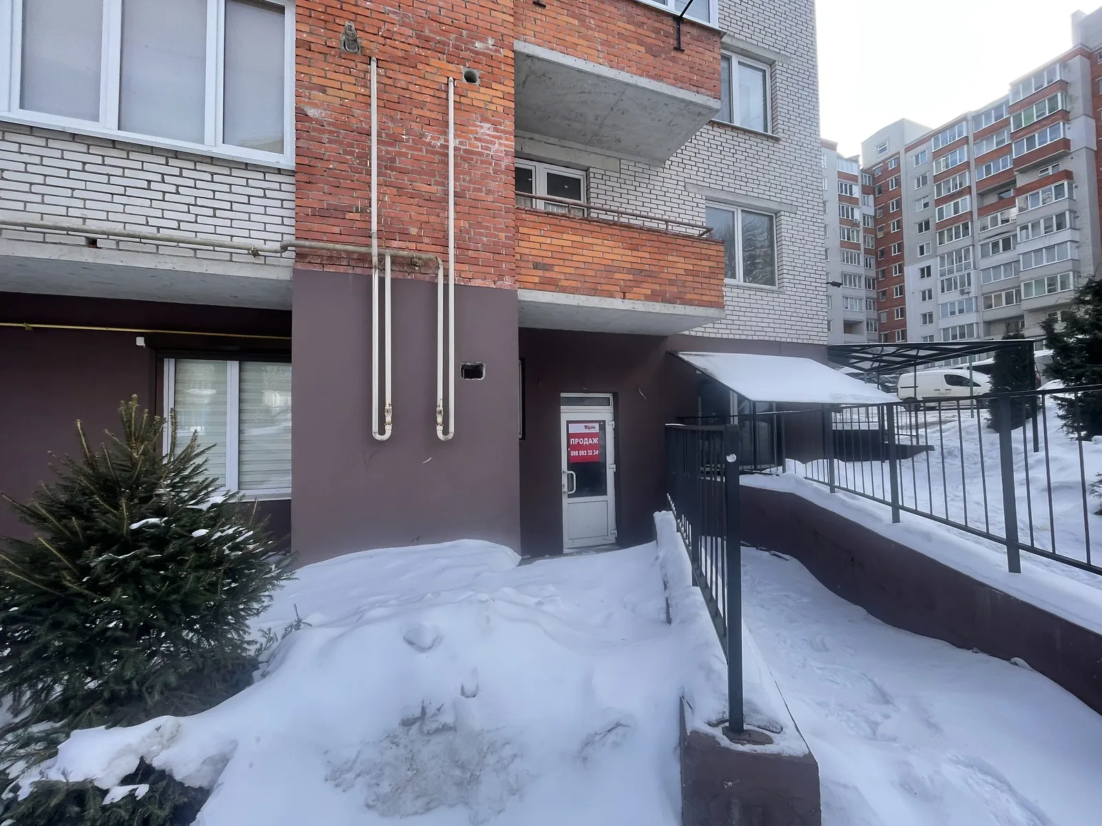 Продается помещения свободного назначения 74 кв. м в 10-этажном здании, цена: 35000 $ - фото 1