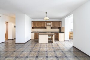 Продажа квартиры, Ивано-Франковск, Гарбарская улица