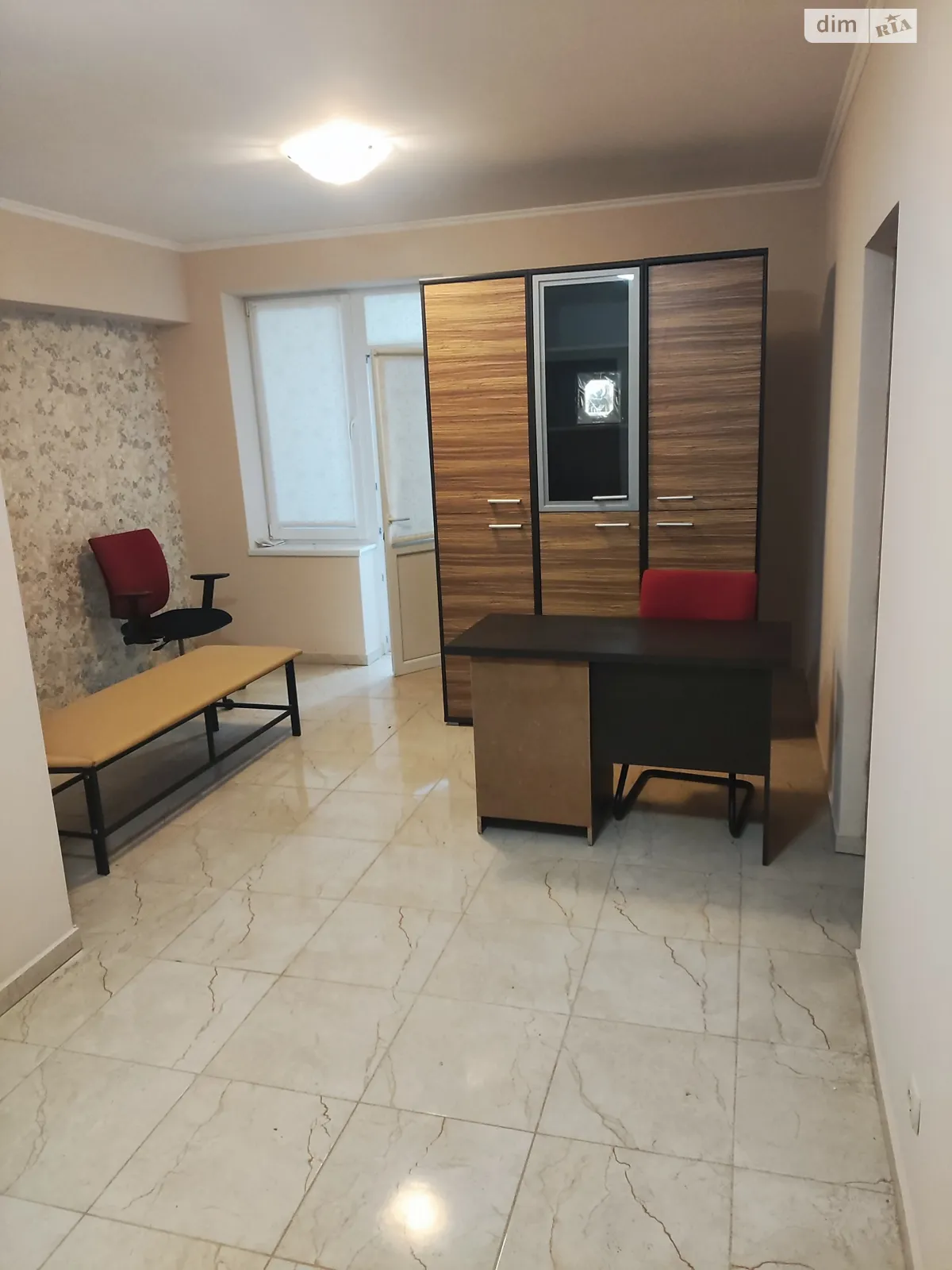 Сдается в аренду помещения свободного назначения 38 кв. м в 5-этажном здании, цена: 300 $ - фото 1