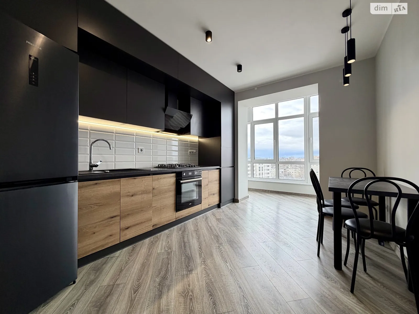 Сдается в аренду 2-комнатная квартира 61 кв. м в Ивано-Франковске, ул. Карпатская, 17А - фото 1