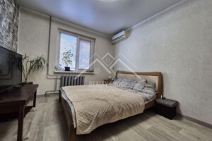 Продажа квартиры, Днепропетровская, Кривой Рог, р‑н. Центрально-Городской, Солнечный микрорайон