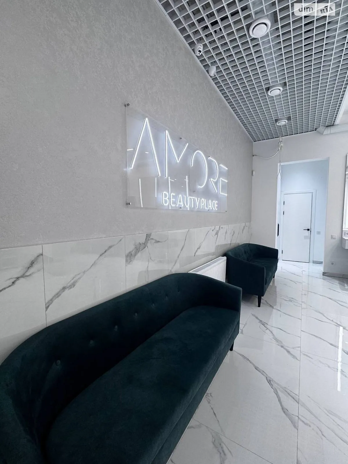 Продается помещения свободного назначения 101 кв. м в 22-этажном здании, цена: 120000 $ - фото 1