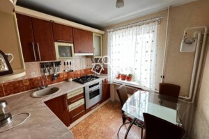 Продажа квартиры, Днепропетровская, Кривой Рог, р‑н. Металлургический, Металлургов проспект, дом 9