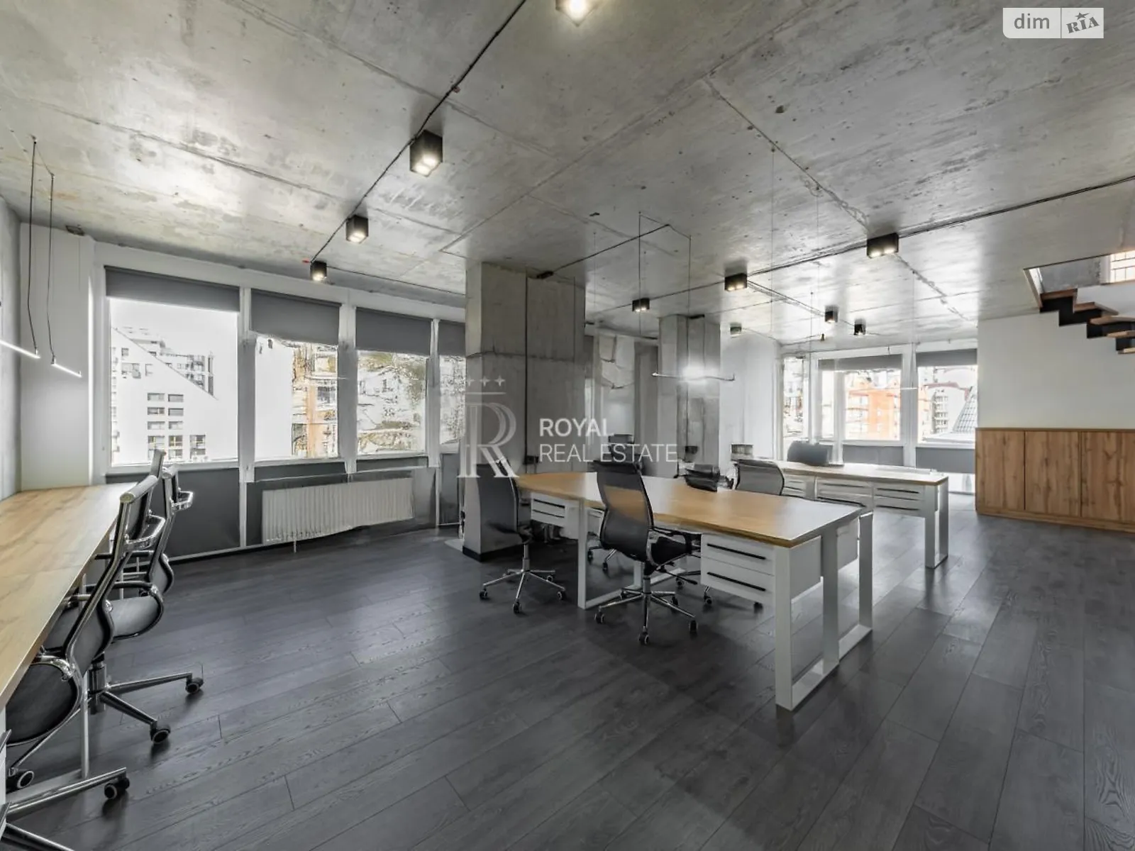 Сдается в аренду офис 160 кв. м в бизнес-центре, цена: 3000 $ - фото 1