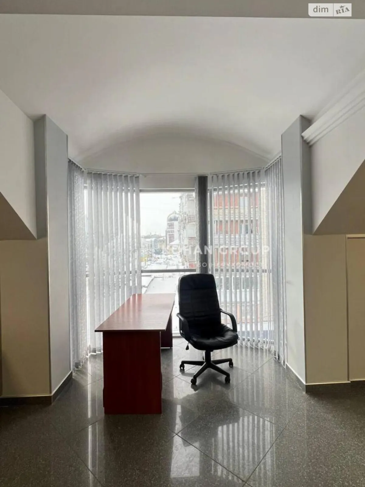 Сдается в аренду помещения свободного назначения 46 кв. м в 4-этажном здании, цена: 23000 грн - фото 1