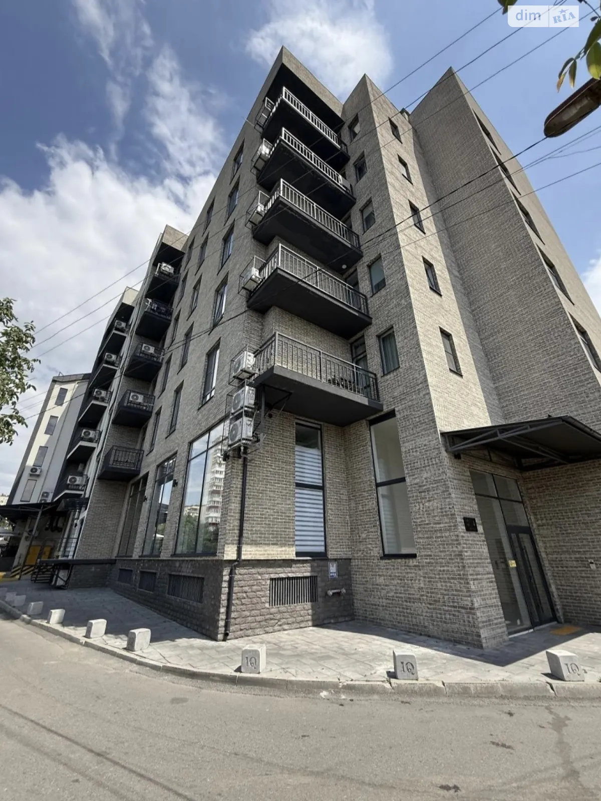 Сдается в аренду офис 59.7 кв. м в бизнес-центре, цена: 18000 грн - фото 1