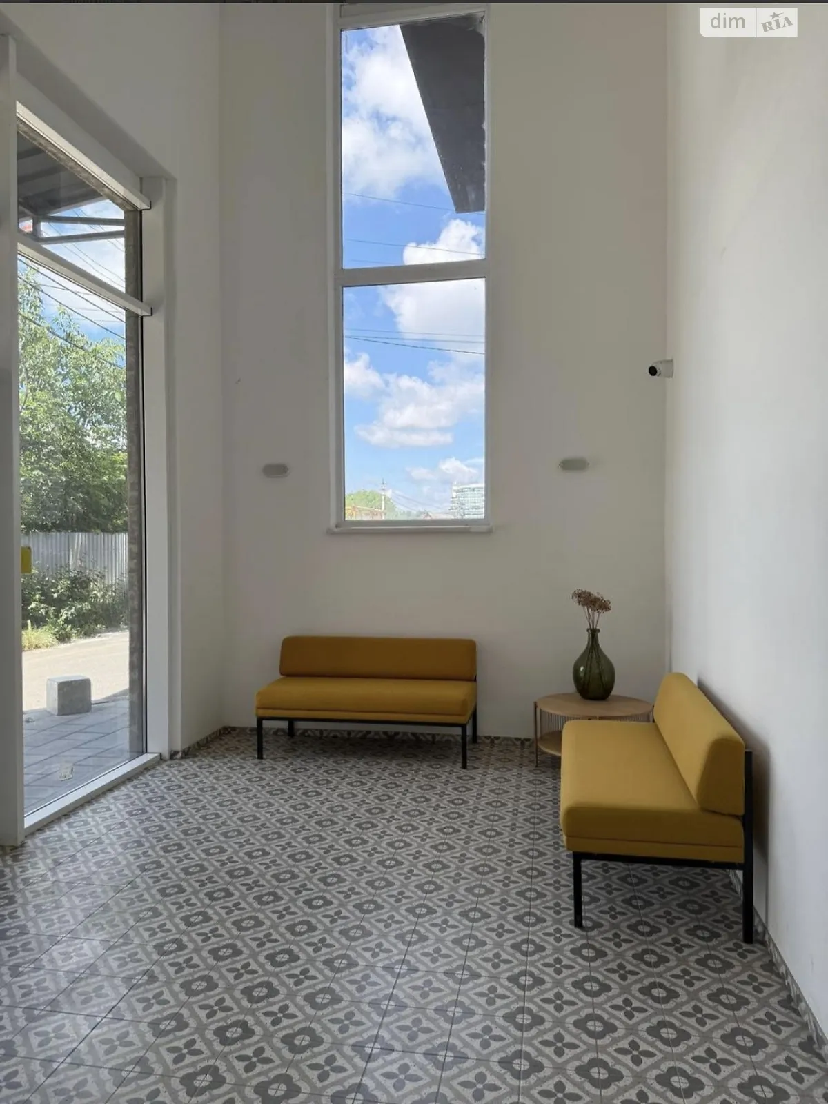 Сдается в аренду офис 25.3 кв. м в бизнес-центре, цена: 8000 грн - фото 1