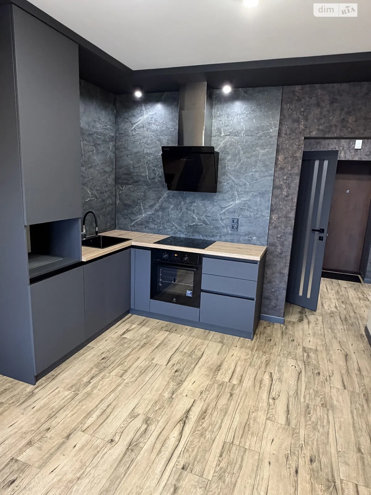 Продается 1-комнатная квартира 46.4 кв. м в Змиенце, цена: 75000 $ - фото 1