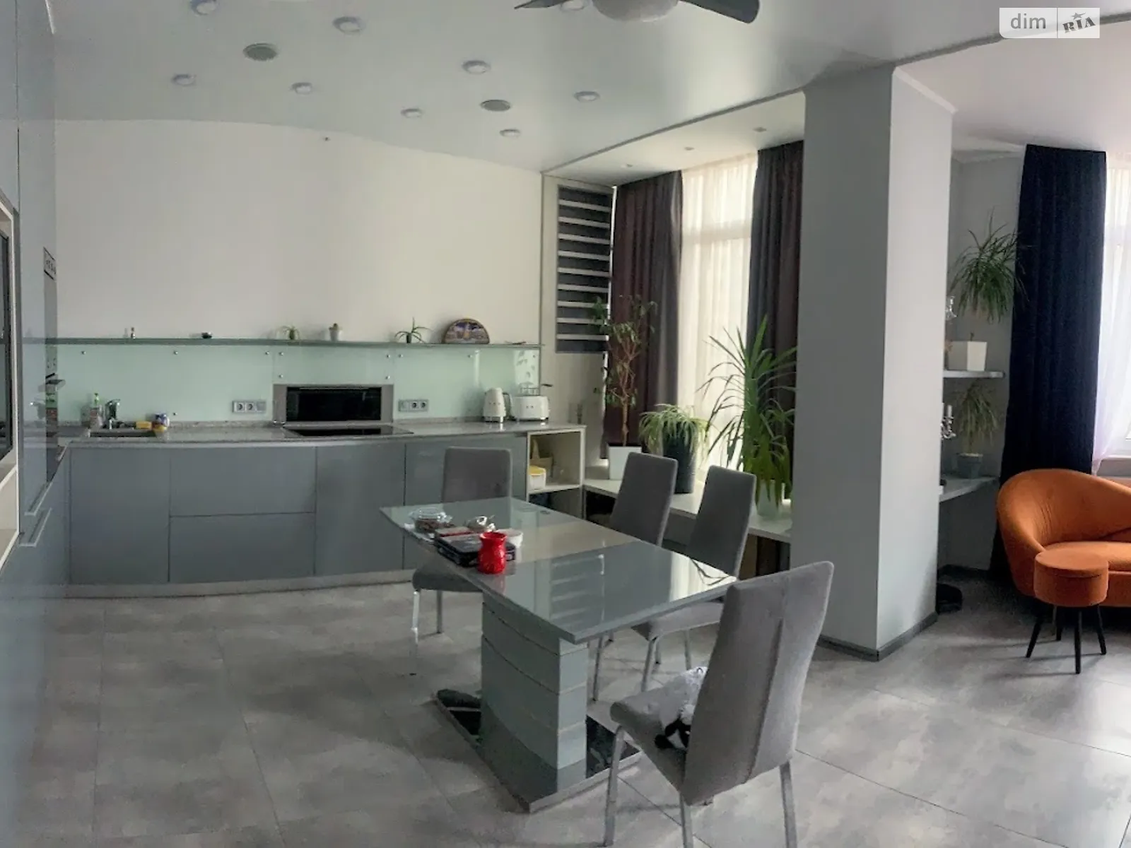 Продается 3-комнатная квартира 118.2 кв. м в Одессе, бул. Французский, 22 корпус 3 - фото 1