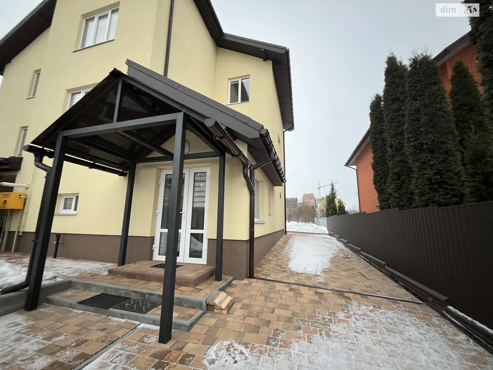 Сдается в аренду дом на 2 этажа 288 кв. м с участком, цена: 30000 грн - фото 1