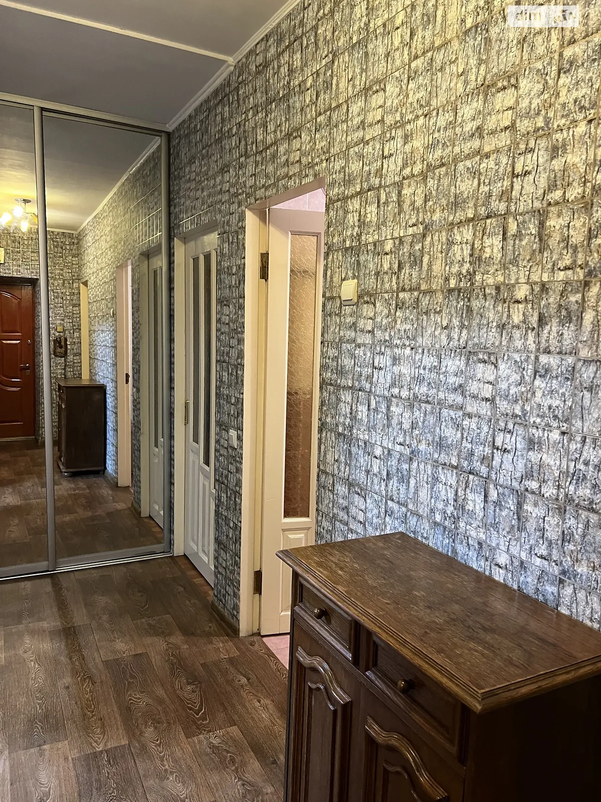 Продается 3-комнатная квартира 67 кв. м в Житомире, просп. Мира - фото 1